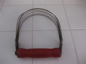 Vintage Androck Red Wood Handle Wire Pastry Blender Dough Cutter Kitchen Utensil - Picture 1 of 4