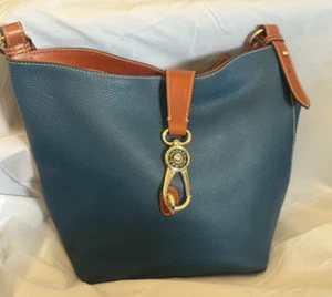 Neu Dooney & Bourke Bucket Bag Pebble Leather Lily Blau - Bild 1 von 6