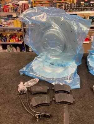 FOR AUDI RS6 C7 AVANT QUATTRO 2013-18 REAR BRAKE DISC WAVEY DRILLED BREMBO PADS - Image 1 of 4