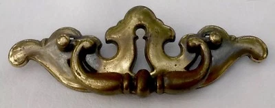 Старинная фурнитура мебель деталь винтажный латунный ящик Chippendale тянуть 4» центры - Изображение 1 из 4