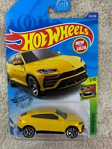 ***Hot Wheels Factory Fresh 1/10 - '17 Lamborghini Urus (Yellow) 213/250 HW05*** - Picture 1 of 7
