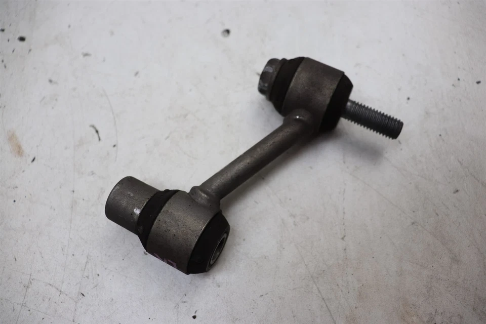 Barra estabilizadora trasera enlace final Mercedes Benz CLA45 AMG C117 2015 J220 Foto 1 de 1