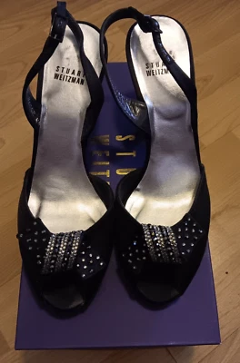 "Bomba Stuart Weitzman talla 8,5 M tacón rizado negro satinado" Foto 1 de 2