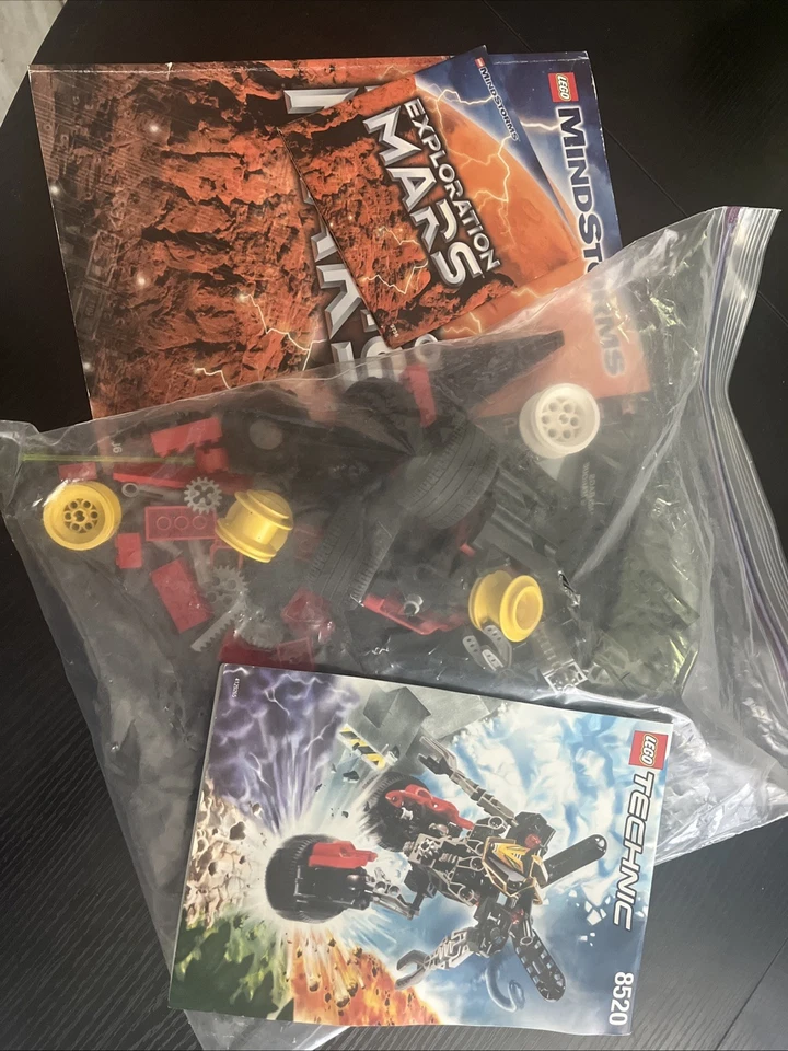 LEGO TECHNIC: Millennium Slizer (8520) - Image 1 of 1