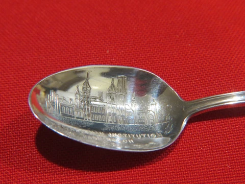 Sterling Silver Stieff Souvenir Spoon Smithsonian Institution Wash.  D.C Cover