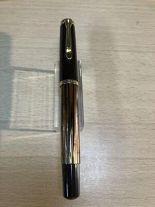 PELIKAN 500 BROWN STRIPE FOUNTAIN PEN NIB SIZE MEDIUM 14K 1980-1990'S VINTAGE - Picture 1 of 6