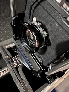 Toyo View G KIT WITH Schneider Optics 210mm f/5.6 Symmar-S Lens - Picture 1 of 8