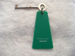 RT- LLAVE Y ETIQUETA HABITACIÓN HOTEL PLAZA MADRID VINTAGE #35877 - Imagen 1 de 6