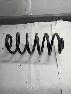 GMC Yukon XL 2000 5,3 L 4x4 muelle helicoidal trasero izquierdo Foto 1 de 4