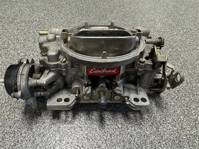 Carburador de 4 barriles Edelbrock 600 CFM usado 1406 Foto 1 de 4
