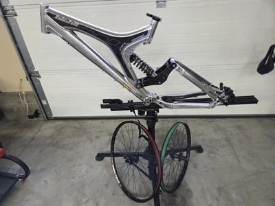 2003 Specialized Big Hit Expert FSR Mullet Frame 24/26”, With Wheels - Image 1 of 4