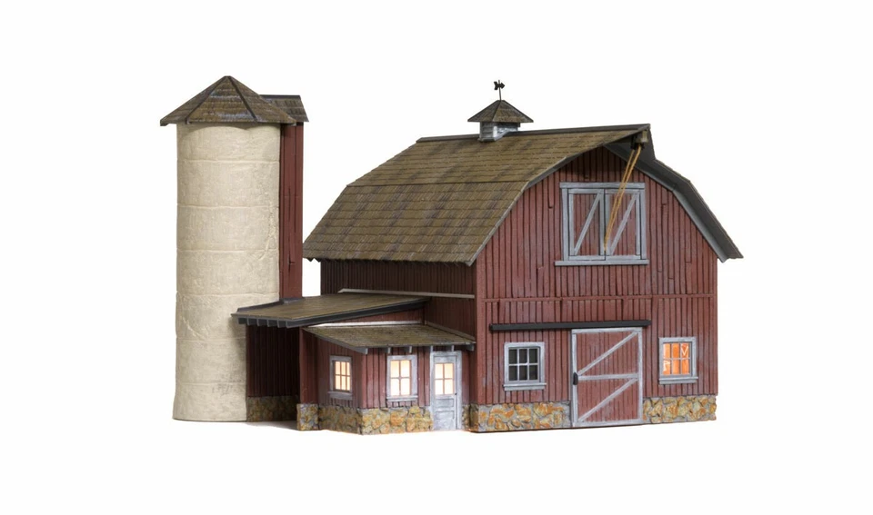 Woodland Scenics 5865 O Scale Old Weathered Barn - Built & Ready - Image 1 of 1