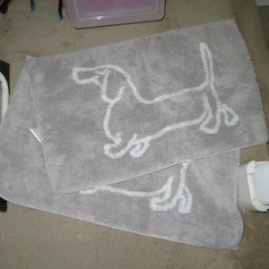 Set of 2 Dachshund Dog Oasis 100% Cotton Bathmat Shower Mats Gray White Outline - Picture 1 of 4