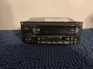 Dodge Jeep Chrysler CD Player Cassette AM/FM Radio Receiver P05064042AC - Picture 1 of 4