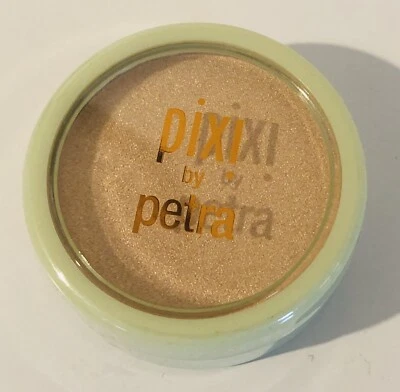 Pixi Beauty by Petra Glow-y Powder Creamy Gold Highlighter Compact 4.3g - Image 1 of 2