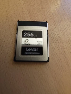 Lexar 256GB Professional CFexpress Type B Card SILVER Series 1000MB/s - Image 1 of 2