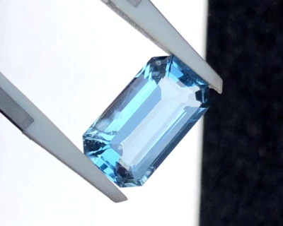 Piedra preciosa suelta fluorita color azul natural de alta calidad de Pakistán de 4,40 quilates Foto 1 de 4