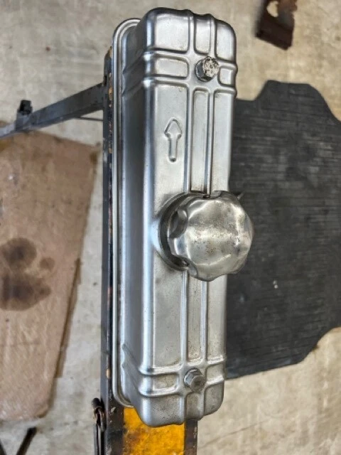 Cubierta de 16 válvulas Volvo PV 444 445 B 1946-1960 Foto 1 de 4