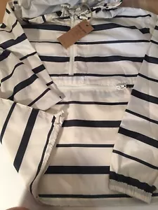 Rain Jacket Hoodie Windbreaker Very Cute Size Large NWT - Picture 1 of 3