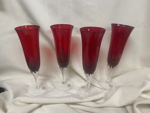 Set of 4 Czech Republic Red With Clear Base Fluted Stemware Glasses - Bild 1 von 3