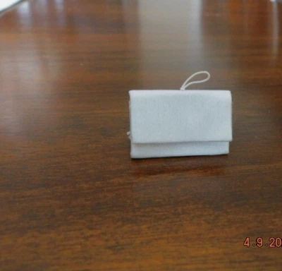 Franklin Mint Jackie Kennedy Muñeca de Vinilo Amarillo Vestido Monedero Para Una Muñeca de Vinilo Foto 1 de 2