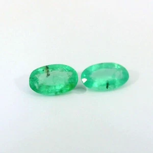 0.35 CARAT NATURAL EMERALD GREEN 2pc's TRANSPARENT ZAMBIAN oval GEMSTONES - Picture 1 of 5