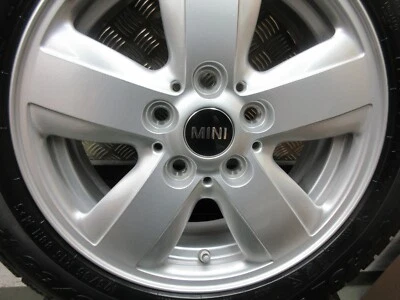 175/65 R15 Winterreifen Alufelgen orig. MINI Heli Spoke 492 für MINI F55 F56 F57 - Bild 1 von 4