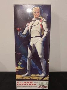 ATLANTIS 1/8 SCALE " FLASH GORDON AND THE MARTIAN " PLASTIC MODEL KIT NO. H1450 - Picture 1 of 3