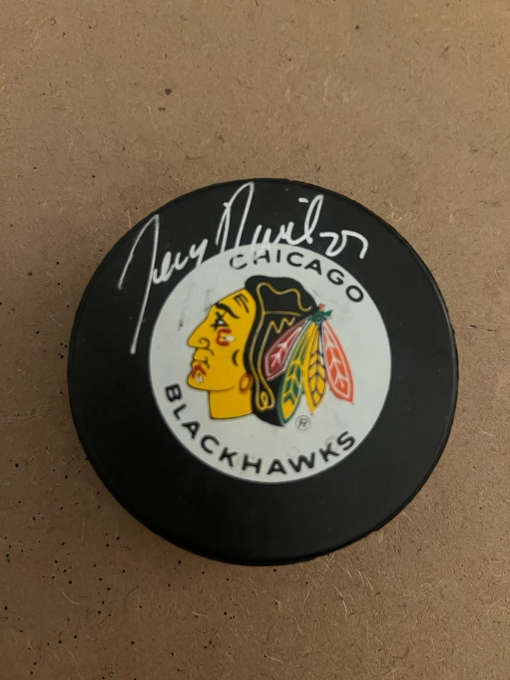 Jeremy Roenick Signed Chicago Blackhawks Logo Hockey Puck - Image 1 of 1