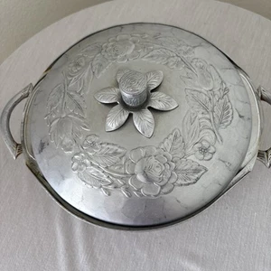 Vintage Everlast Hand Forged Aluminum Covered Casserole With Pyrex Bowl - Picture 1 of 7