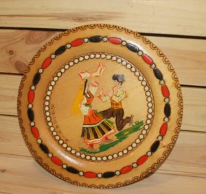 Vintage Bulgarian pyrography hand painted wood wall hanging plate folk dancers - Picture 1 of 8