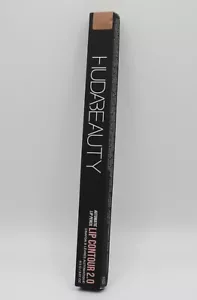 Huda Beauty Lippenkontur 2.0 Automatischer matter Lippenstift Honig beige unverbindliche Preisempfehlung des Herstellers 21 $ Neu im Karton - Bild 1 von 1