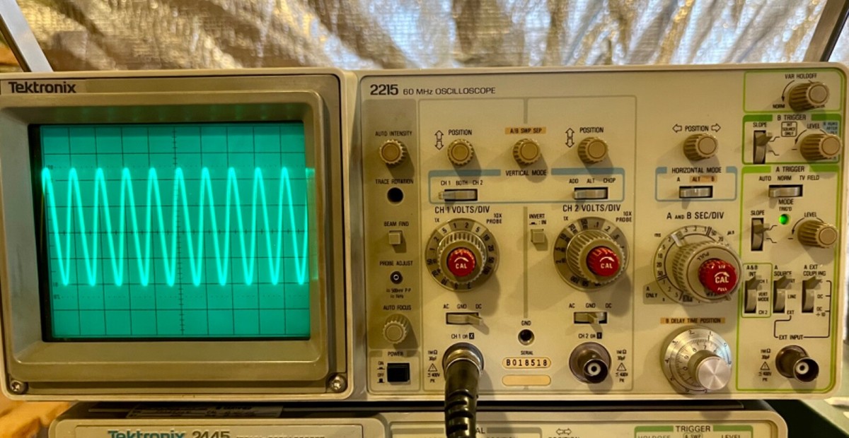 Tektronix Oscilloscopes & Vectorscopes for sale | eBay Tektronix Oscilloscopes & Vectorscopes for sale | eBay