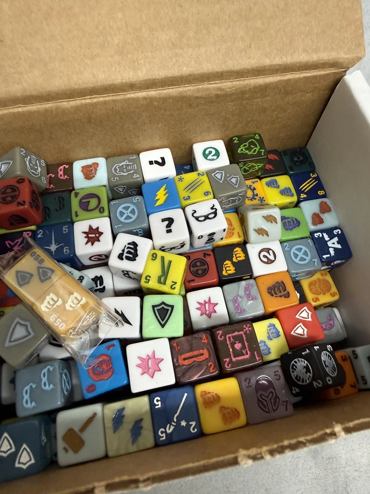 WizKids Dice Masters Lote Mixto 250+ Dados y Cartas Marvel X-Men Avengers Juego Foto 1 de 4