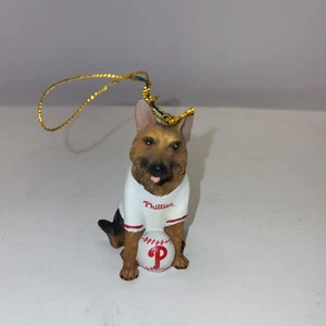 Camiseta blanca con adorno de Navidad de los Philadelphia Phillies MLB perro pastor alemán - Imagen 1 de 6