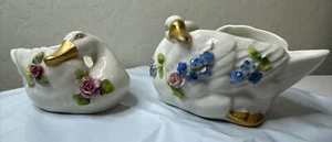Pair Germany Porcelain Swans Trinket 3D Flowers Read Vintage Flaw - Picture 1 of 22