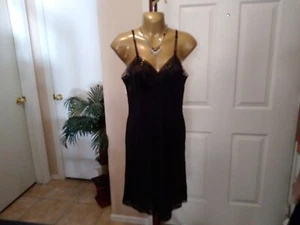 Womans Vintage Full Slip Vanity Fair Black SZ 34 Lace Trim - Picture 1 of 11
