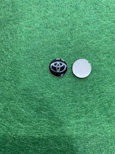 X2 Logo Stemma Fregio Chiave Telecomando Toyota Aygo Yaris Rav4 C-HR Prius 14mm - Bild 1 von 2