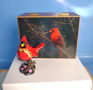 Roter Kardinal Vogel Schmuck Emaille Schmuckschatulle mit Kardinal Zeder Box 2,5" H, 5" L - Bild 1 von 17