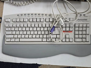 Vintage Packard Bell PS/2 Computer Media Select Keyboard Grey White FDA-116C - Afbeelding 1 van 3