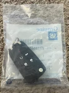 Chevrolet Camaro Malibu Remote Key Fob w/ Uncut Key new Genuine OEM 23335584 - Picture 1 of 2