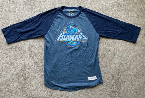 Mitchell & Ness New York Islanders NHL Raglan Shirt Men's Tailored Fit Large Cover