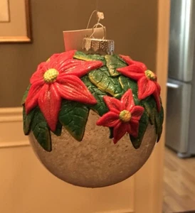 Palla di vetro addobbo natalizio Poinsettia - Foto 1 di 3