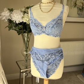 34B  Triumph amourette charm  Bra Underwired Supportive Lingerie briefs U.K. 10