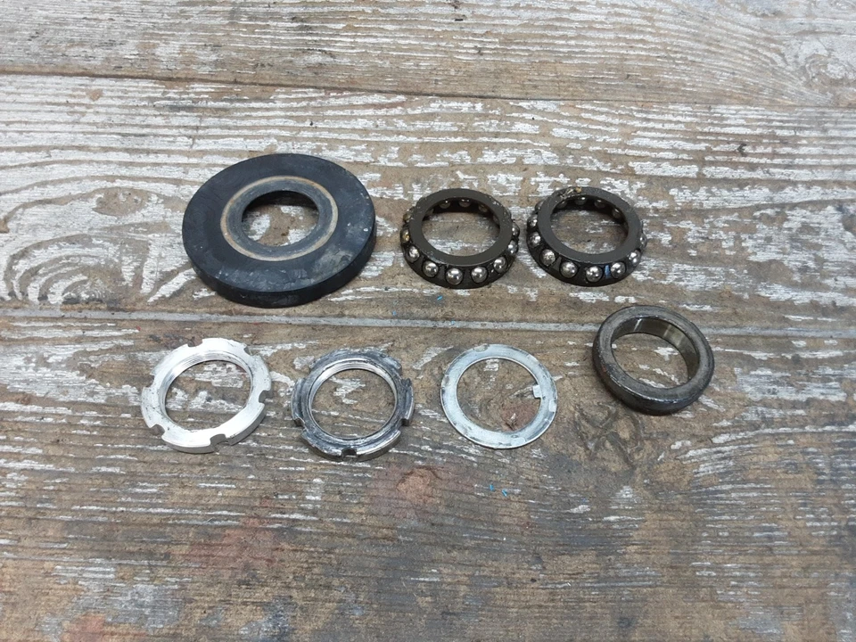 2000 00 97-00 Suzuki GSXR600 GSX-R600 vástago de dirección delantera rodamientos tuercas herrajes Foto 1 de 4