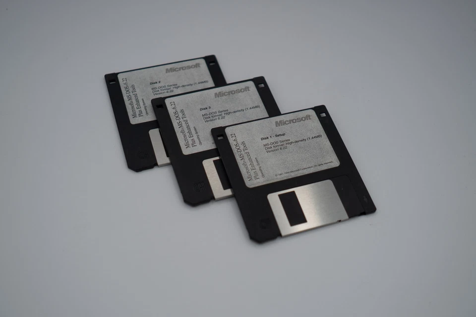 Microsoft MS-DOS 6.22 OS, Plus Enhanced Tools, 3.5" 1.44MB Floppy Disks 25-0139 - Image 1 of 1