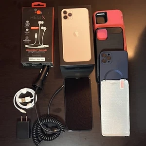 Unlocked iPhone 11 Pro Max 256GB Space Gray w/EXTRAS - MWH42LL/A - A2161 87% BH - Zdjęcie 1 z 9