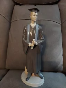 Lladro Figurines Graduado His Commencement 01008397 Poecelain RARE - Picture 1 of 9