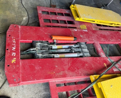 CHASSIS LINER LIFT N RAK PRO REPLACMENT RAISE LOWER CYLINDER PART 212010 - Image 1 of 4