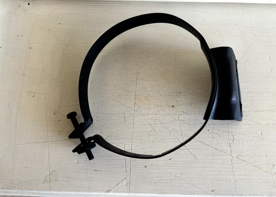 PIEZAS DETOMASO PANTERA 71-74: SOPORTE BOTE EVAC Foto 1 de 1